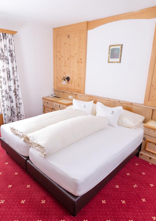 Hotel Tirolerhof Serfaus Bagian luar foto