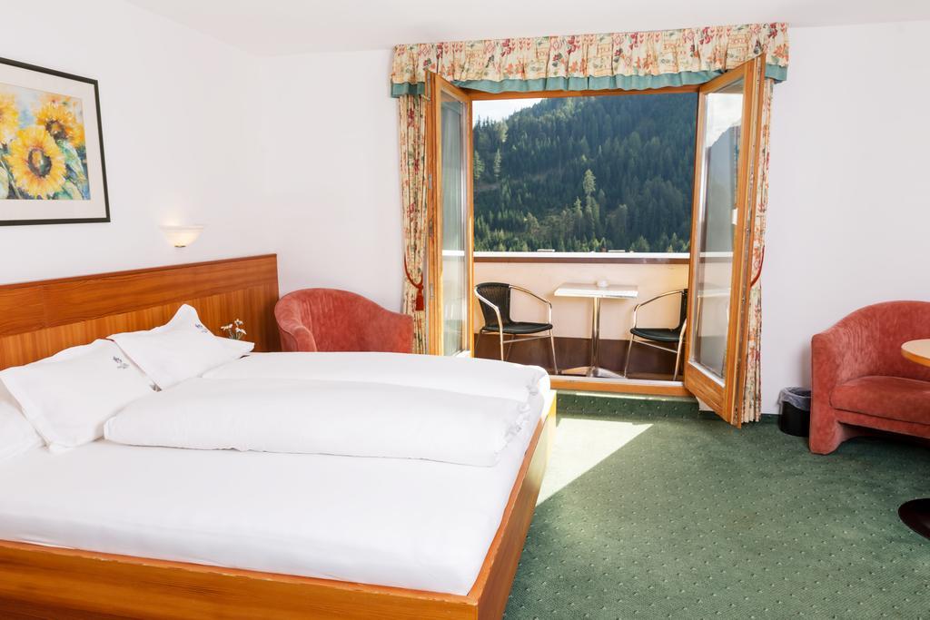 Hotel Tirolerhof Serfaus Bagian luar foto