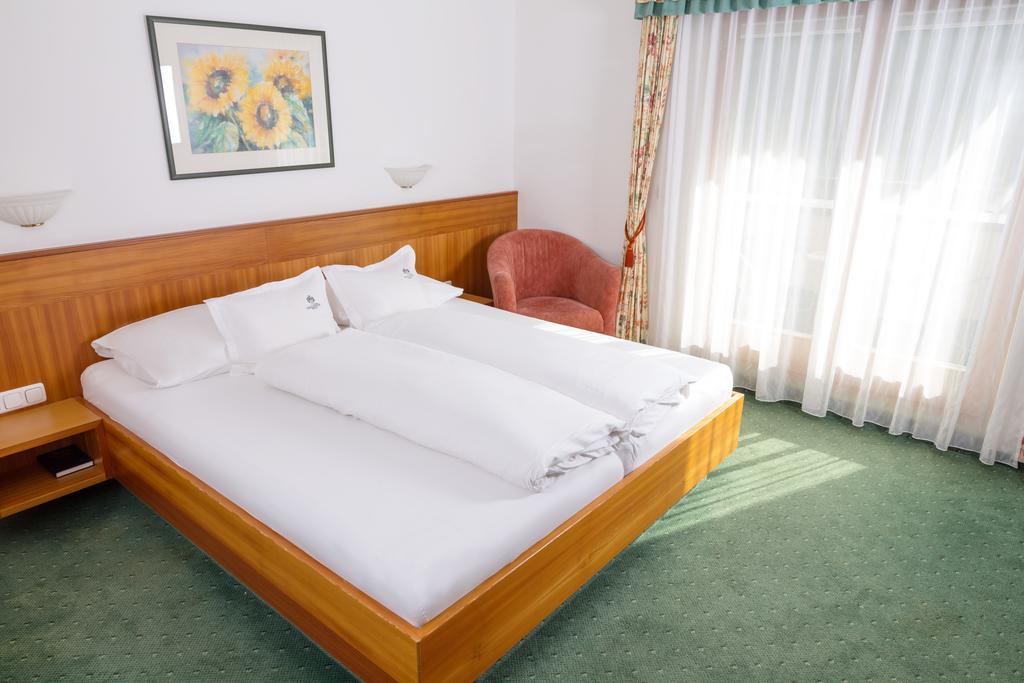 Hotel Tirolerhof Serfaus Bagian luar foto