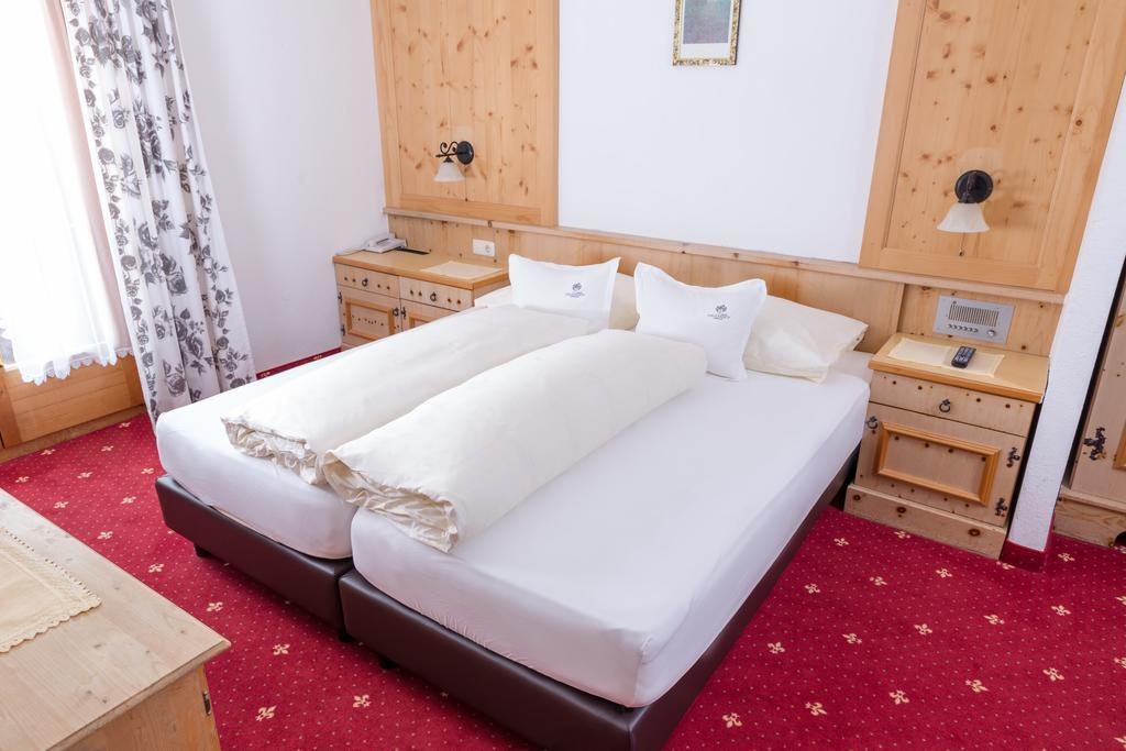 Hotel Tirolerhof Serfaus Bagian luar foto